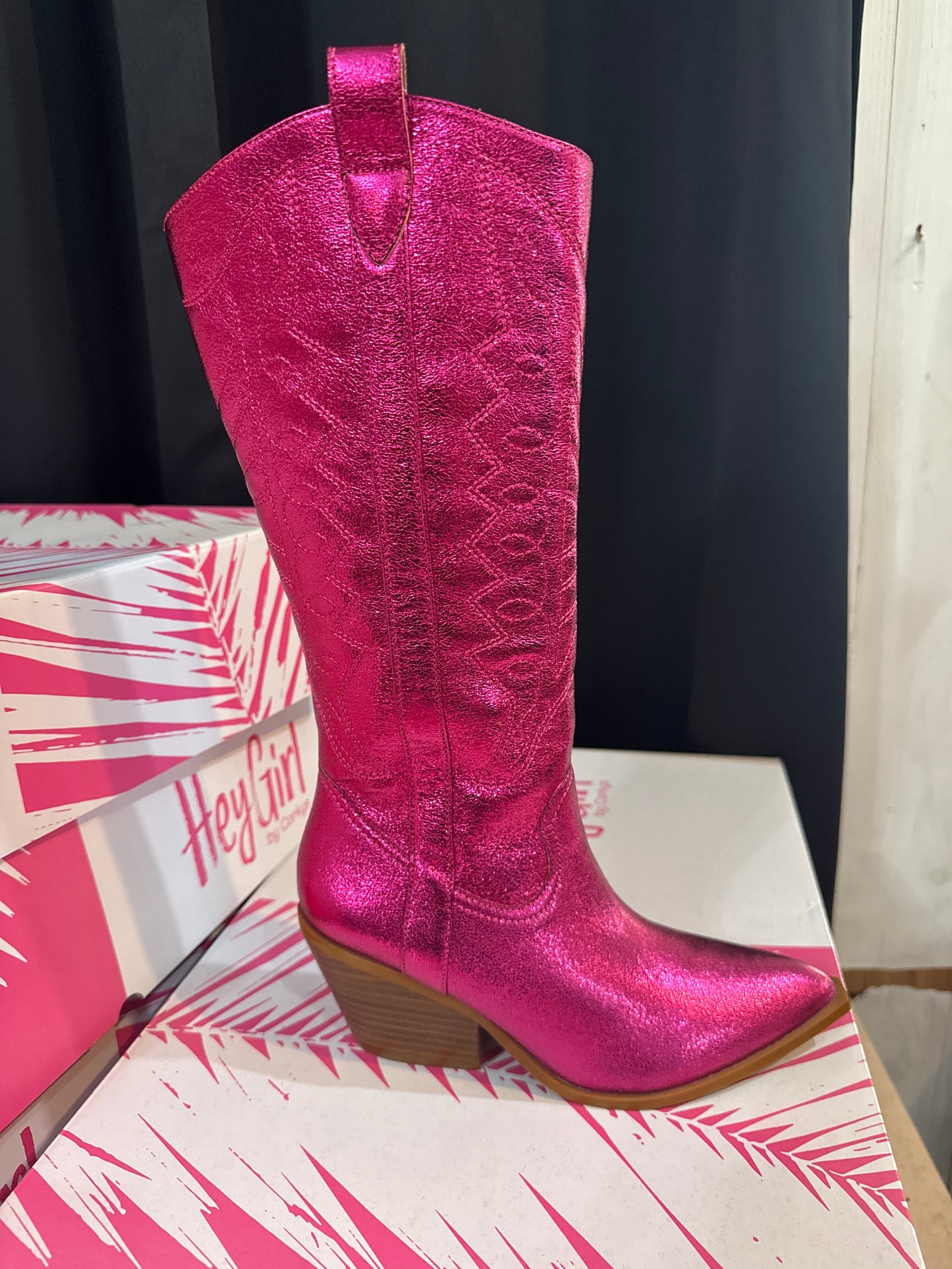 Corky fuchsia metallic